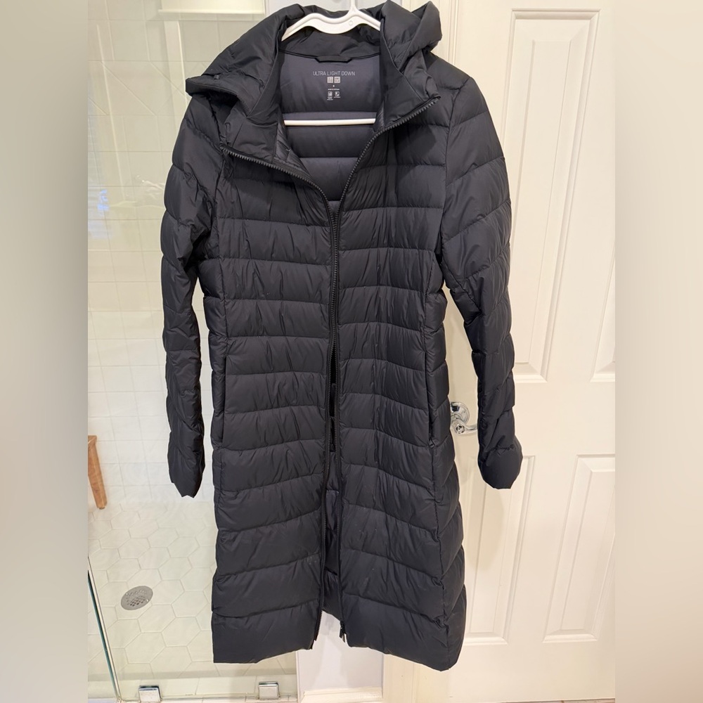 Uniqlo Women's Ultralight Down Long Black Puffer Coat - Size Medium